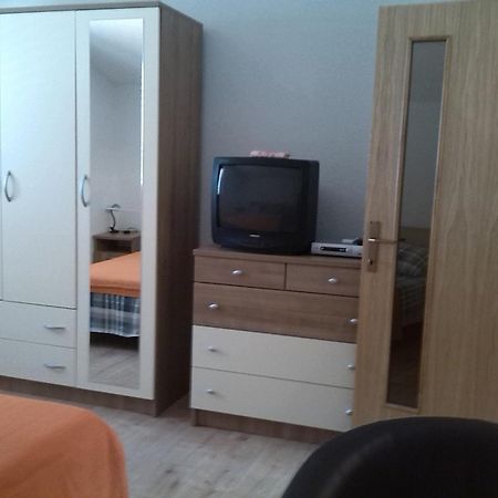 Apartments Batarilo Gornji Karin Rum bild