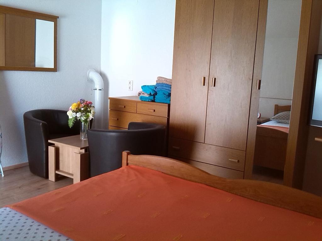 Apartments Batarilo Gornji Karin Rum bild