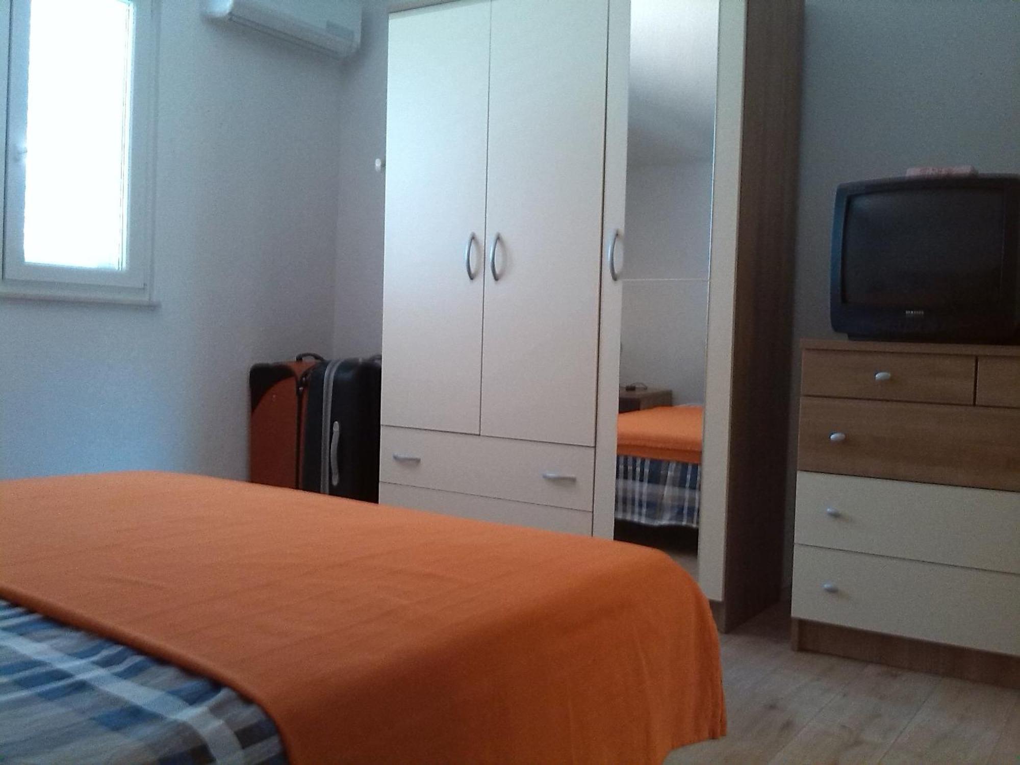 Apartments Batarilo Gornji Karin Rum bild