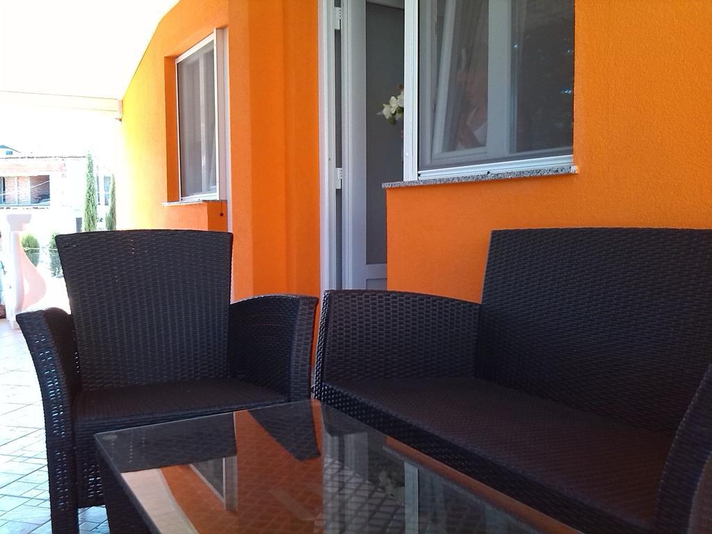 Apartments Batarilo Gornji Karin Rum bild