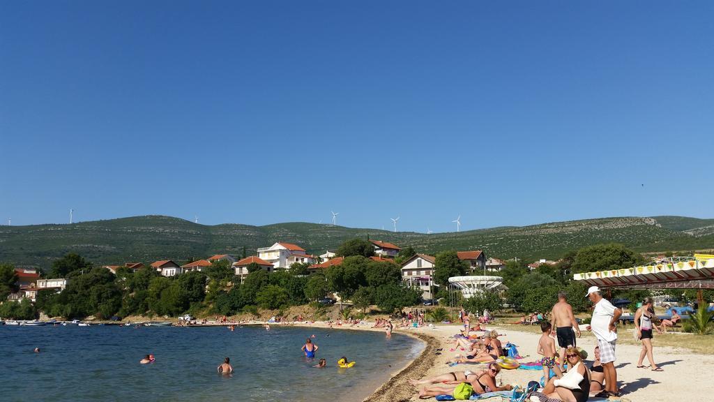 Apartments Batarilo Gornji Karin Exteriör bild